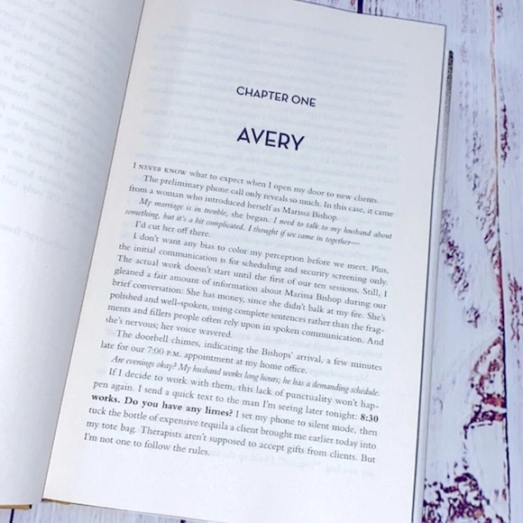 The Golden Couple novel hardback 2022 - Picture 6 of 8